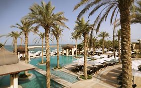 فندق ومنتجع جميرا شاطئ المسيلة - الكويت